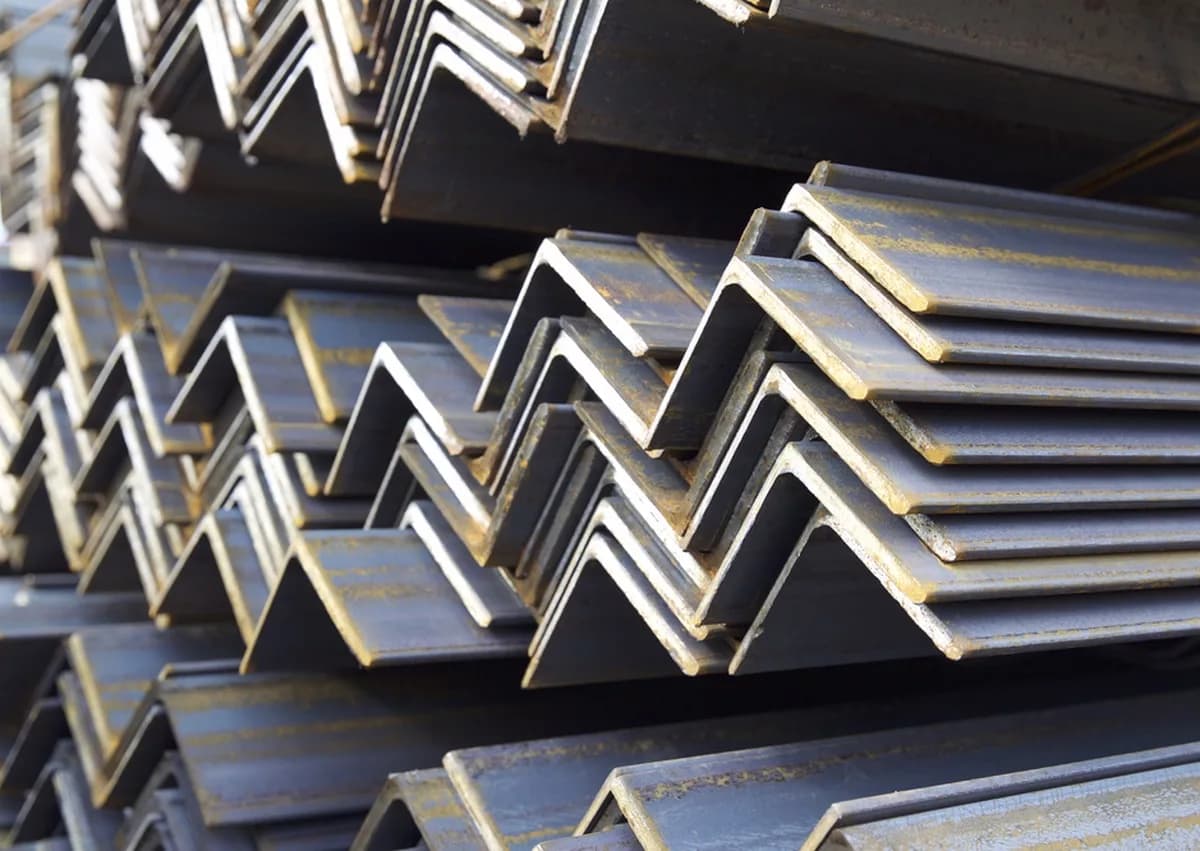 Уголок металлический